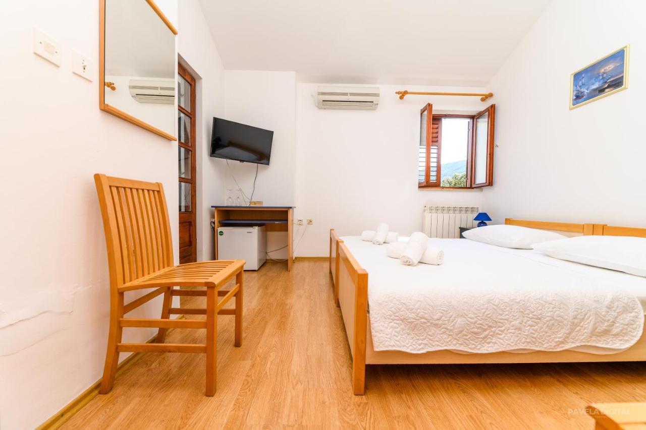 Sobe I Apartman Mareta Miholascica Exterior photo