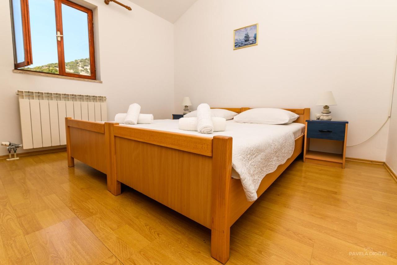 Sobe I Apartman Mareta Miholascica Exterior photo