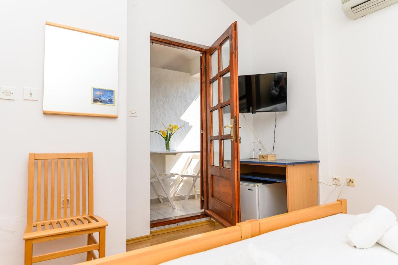 Sobe I Apartman Mareta Miholascica Exterior photo